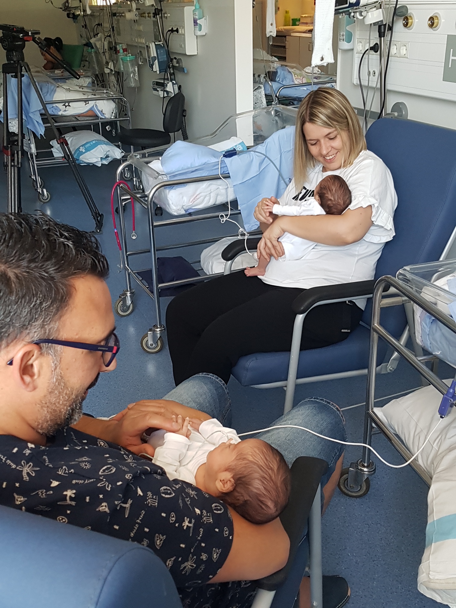 Professionals de la Unitat de Neonatologia en el programa d'hospitalització domiciliària per a nadons prematurs