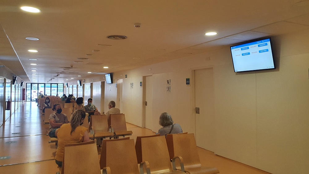 Una de les sales d'espera de l'edifici ambulatori del Trueta