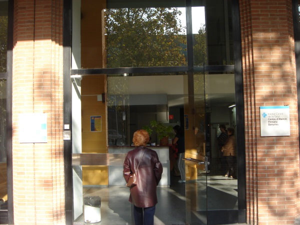 Porta d'entrada del CAP Banyoles