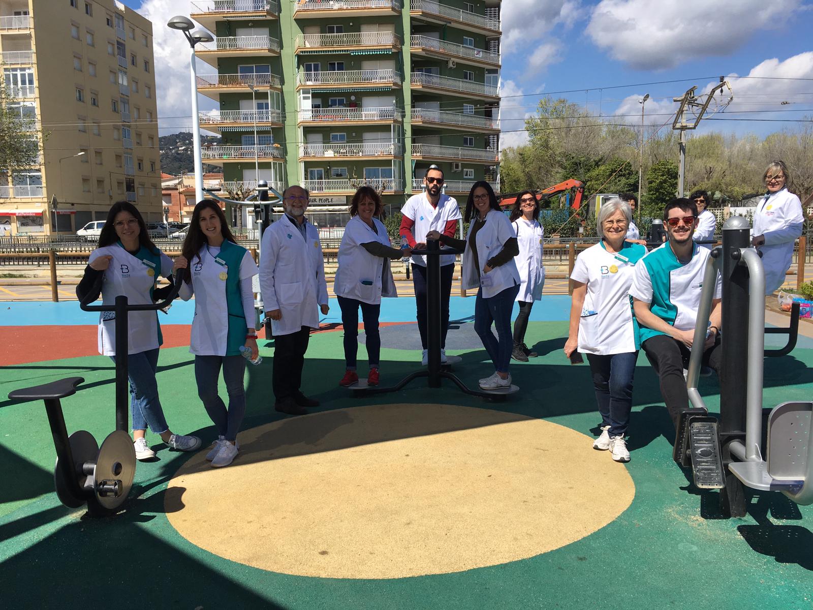 Foto del personal sanitari durant el Dia Mundial de l'Activitat Física
