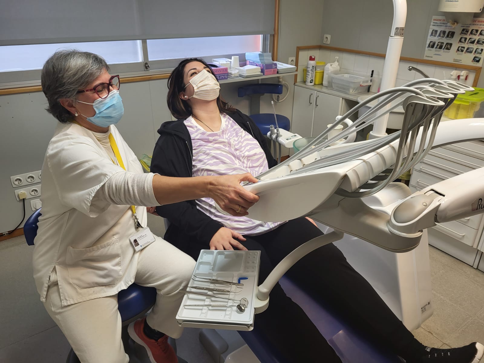 la higienista dental de l'EAP Taialà