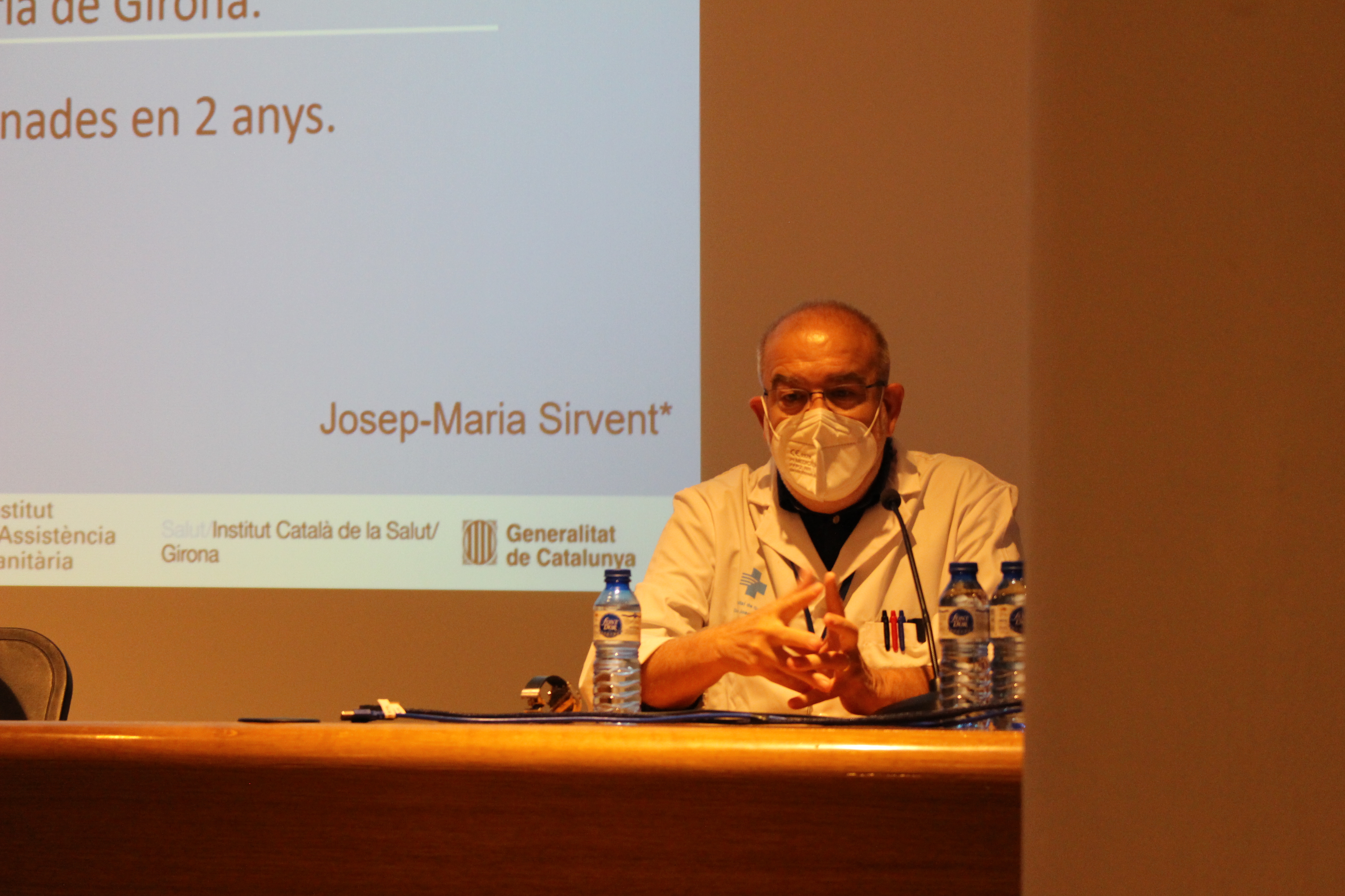 Moment de la presentació de l'estudi a la sessió general hospitalària realitzada al Trueta a càrrec del Dr Sirvent 