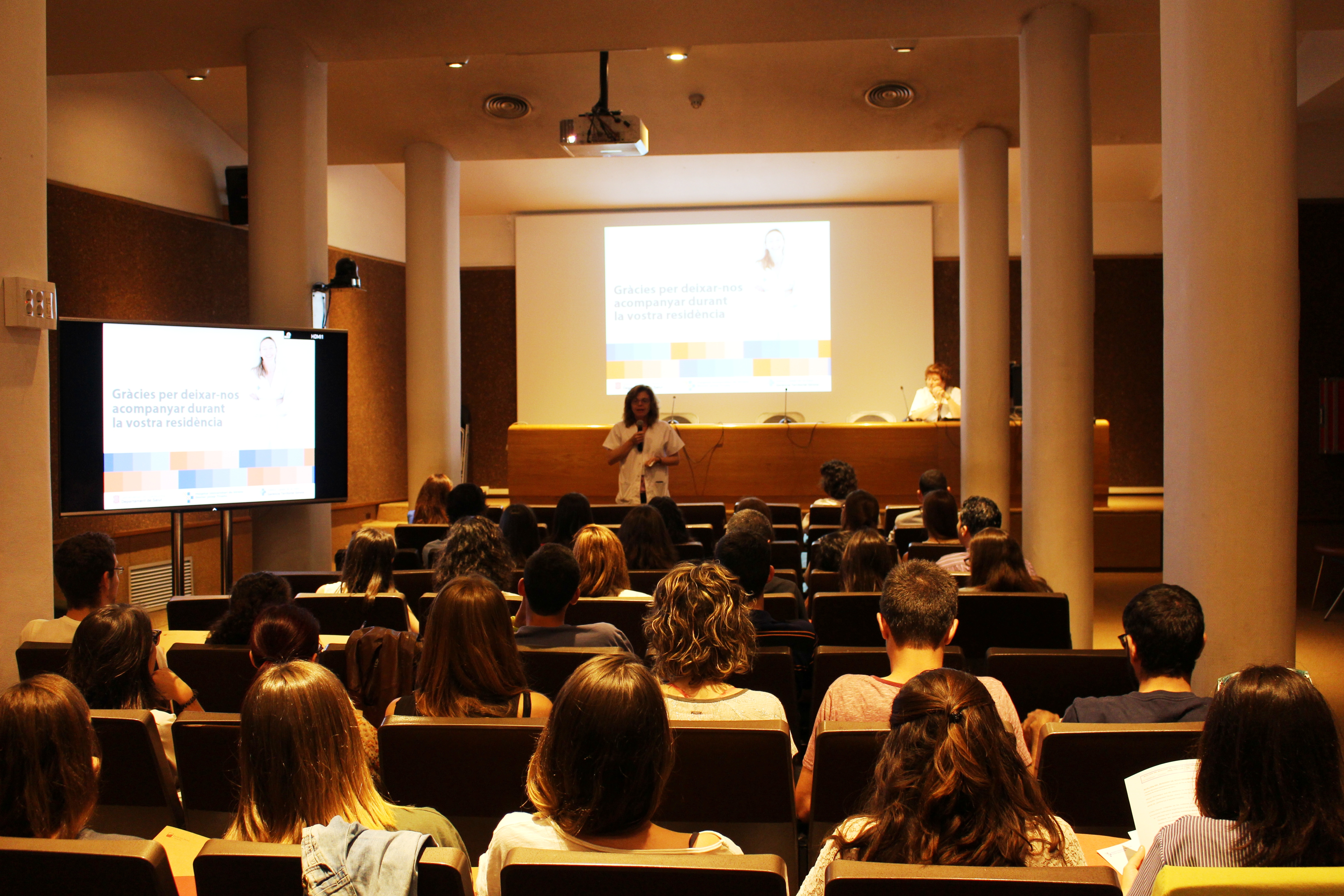 Foto durant l'acte d'acollida a l'Hospital Dr. Josep Trueta