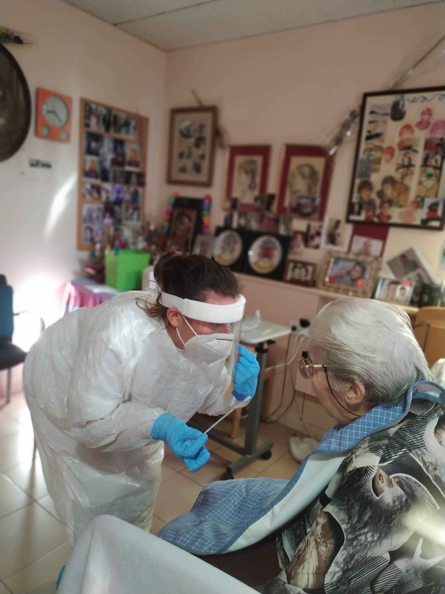 Fent PCR a residències geriàtriques