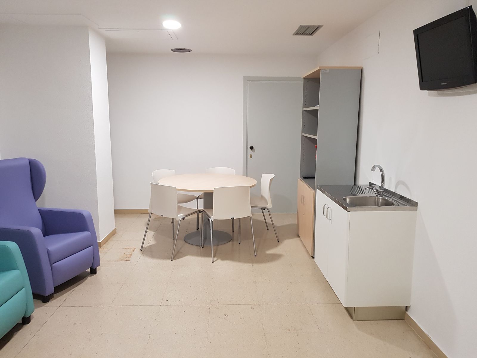 Foto de la nova sala de pares i mares de la UCI pediàtrica i neonatal