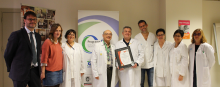 Foto de grup a l'acte de lliurament de la certificació  d’excel·lència per l’atenció i el servei que presta als pacients amb malaltia inflamatòria intestinal