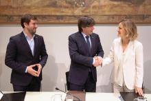 Foto durant la firma del conveni per renovar equipaments oncològics, dos dels quals al Trueta