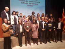 Foto en grup de l'acte de constitució de la Xarxa de Prevenció i Control del Tabaquisme de la Regió Sanitària de Girona, en el marc de la VIII Trobada del Programa d’Atenció Primària Sense Fum. Catalunya sense fum...i Girona més!.