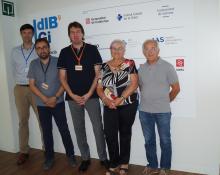 Foto en gurp de l'equip del dr. Javier Menéndez i el dr Joan Brunet.