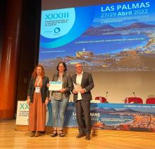 Moment del lliurament del Premi a la Dra. Mercè Fernández Balsells, cap de Servei d'Endocrinologia