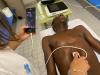 electrocardiograma a un estudiant de l’Institut Pere Alsius