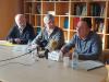 De dreta a esquerra, Anton Foguet, director assistencial de l'Equip Pediàtric territorial de la Garrotxa i el Ripollès, Josep Carreras, director del sector Girona nord del Servei Català de la Salut, i Joan Grané, gerent de l'Hospital de Campdevànol. 