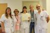Montse Reixach, al centre, amb companys professionals d'infermeria i de la Unitat Neonatal